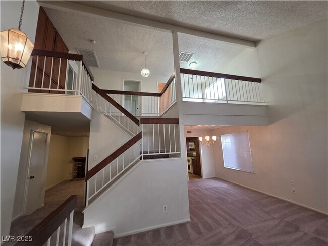 Building Photo - 321 S Bent Creek Dr