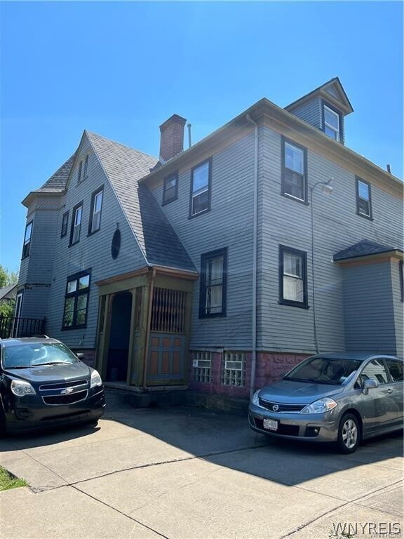 Building Photo - 590 Richmond Ave