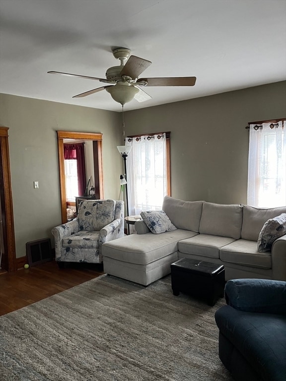 Building Photo - 144 Linwood St