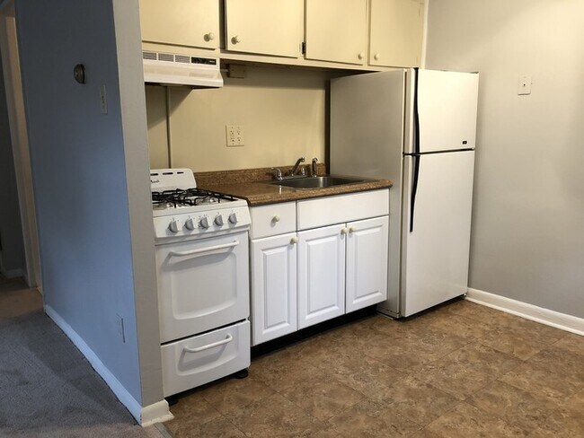 Primary Photo - Studio Apartment- Bustleton 19115