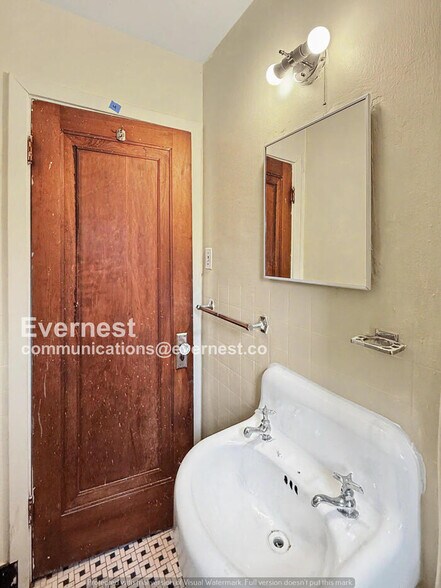 Building Photo - 3812 Drexel Dr