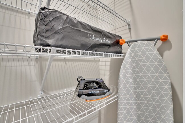 Building Photo - 541 New S Dr