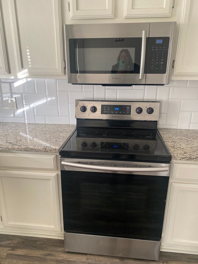 Building Photo - 318 Spanish Moss Dr