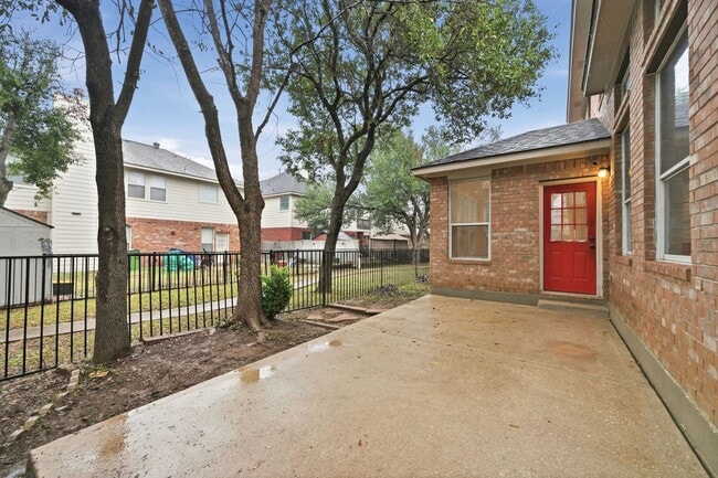 Building Photo - Gated Round Rock Ranch Lease | 3 Bed + Flex Space | 2,376 SF in The Enclave