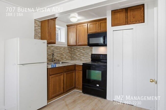 Building Photo - 707 Buena Vista Ave