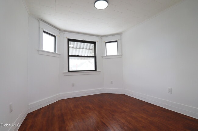 Building Photo - 442 Plymouth Ave