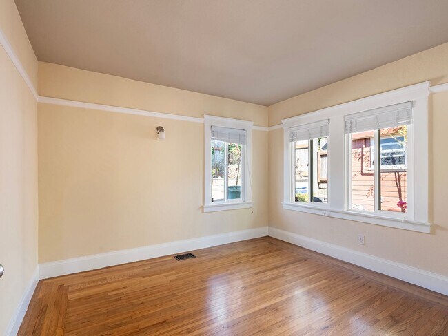 Building Photo - Updated single family home