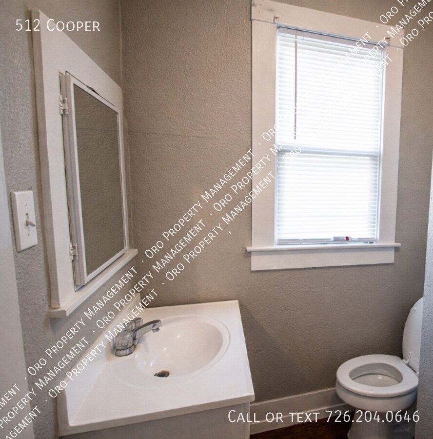 Building Photo - 512 Cooper-