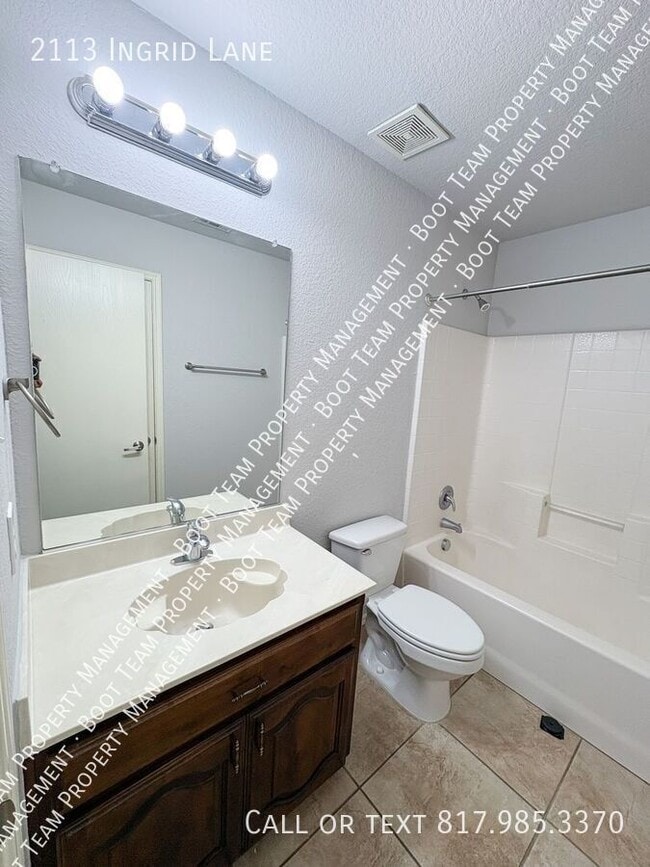 Building Photo - 2113 Ingrid Ln