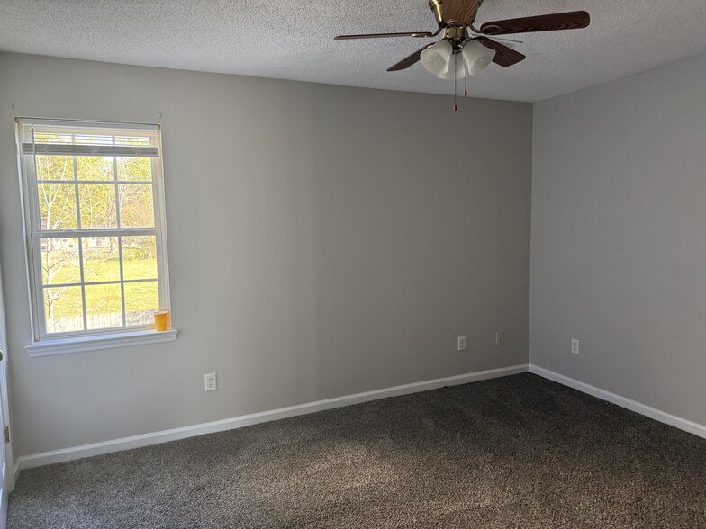 Bedroom - 102 Loganshire Way