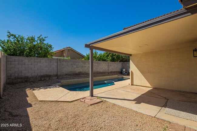 Building Photo - 40249 N Cassara Dr