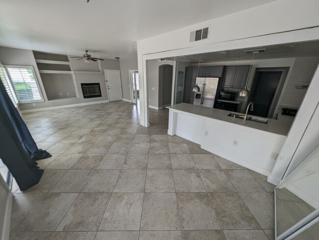 Building Photo - 821 Glacier Peak Ln