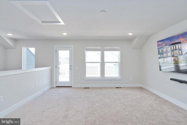 Building Photo - 1747 Riverbluff Ave