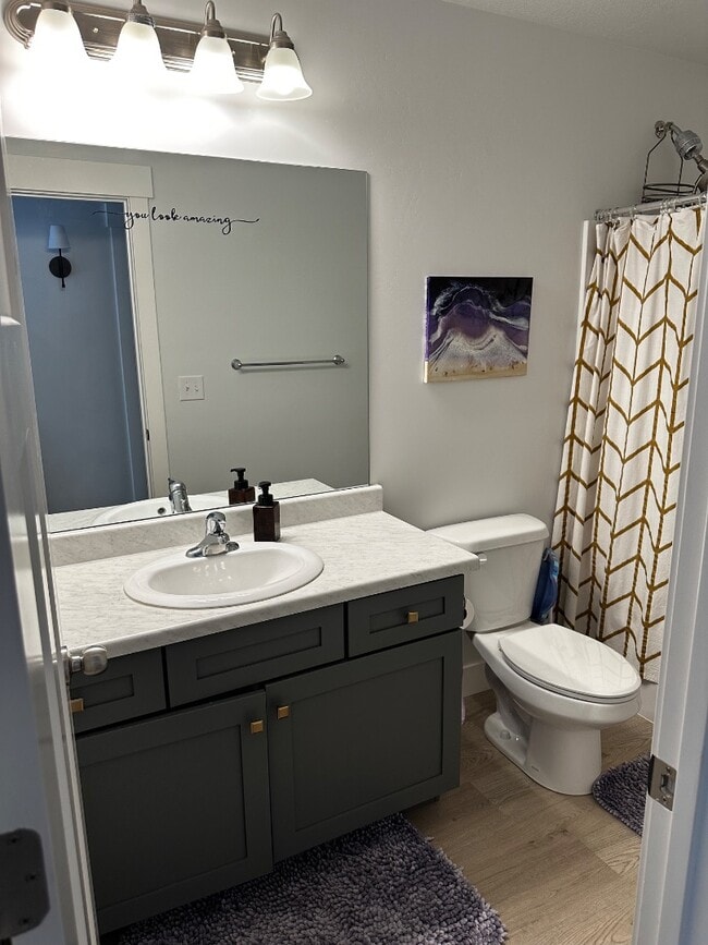 Building Photo - 353 N High Ridge Rd