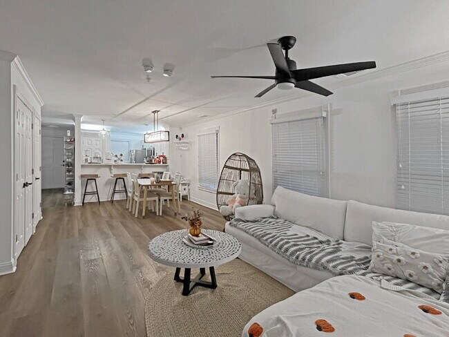 Building Photo - 429 Montgomery St