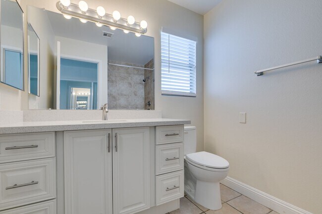 Building Photo - AVAILABLE 1/1/26- Beautiful 3-Bedroom, 2-Bathroom Home in Green Valley