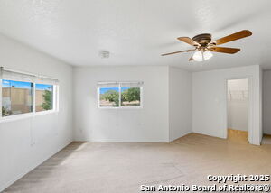 Building Photo - 3223 Crested Creek Dr