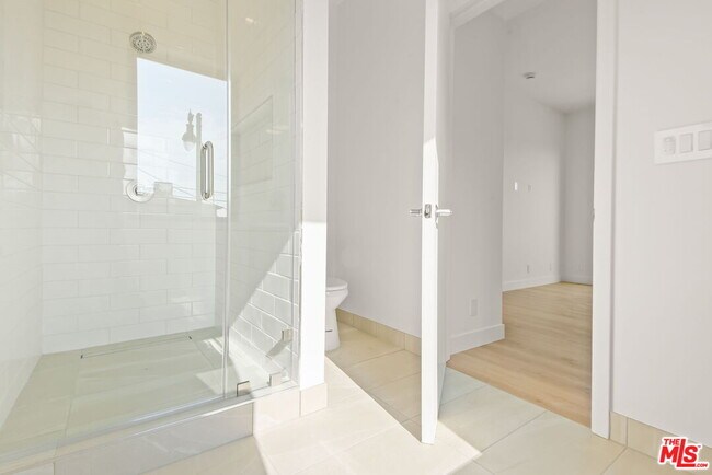 Building Photo - 2671 Benedict St