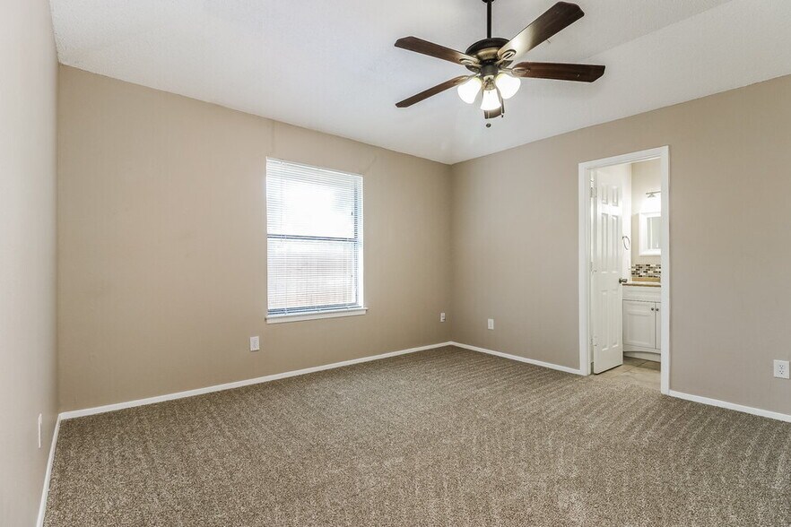 Building Photo - 8540 Whitney Dr