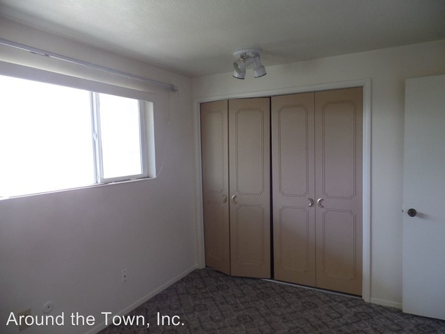 Building Photo - 760-780 White Cloud Dr