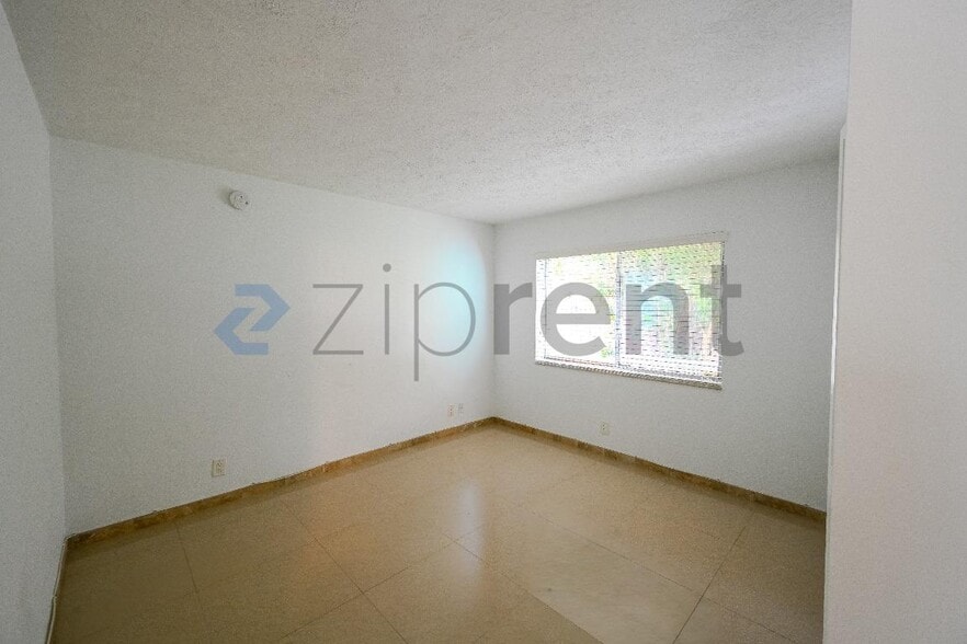 Building Photo - Unit Unit 6/Bamboo Villas