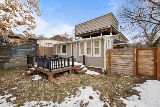 Building Photo - Beautiful Home in Salt Lake Avenues (ABC S...