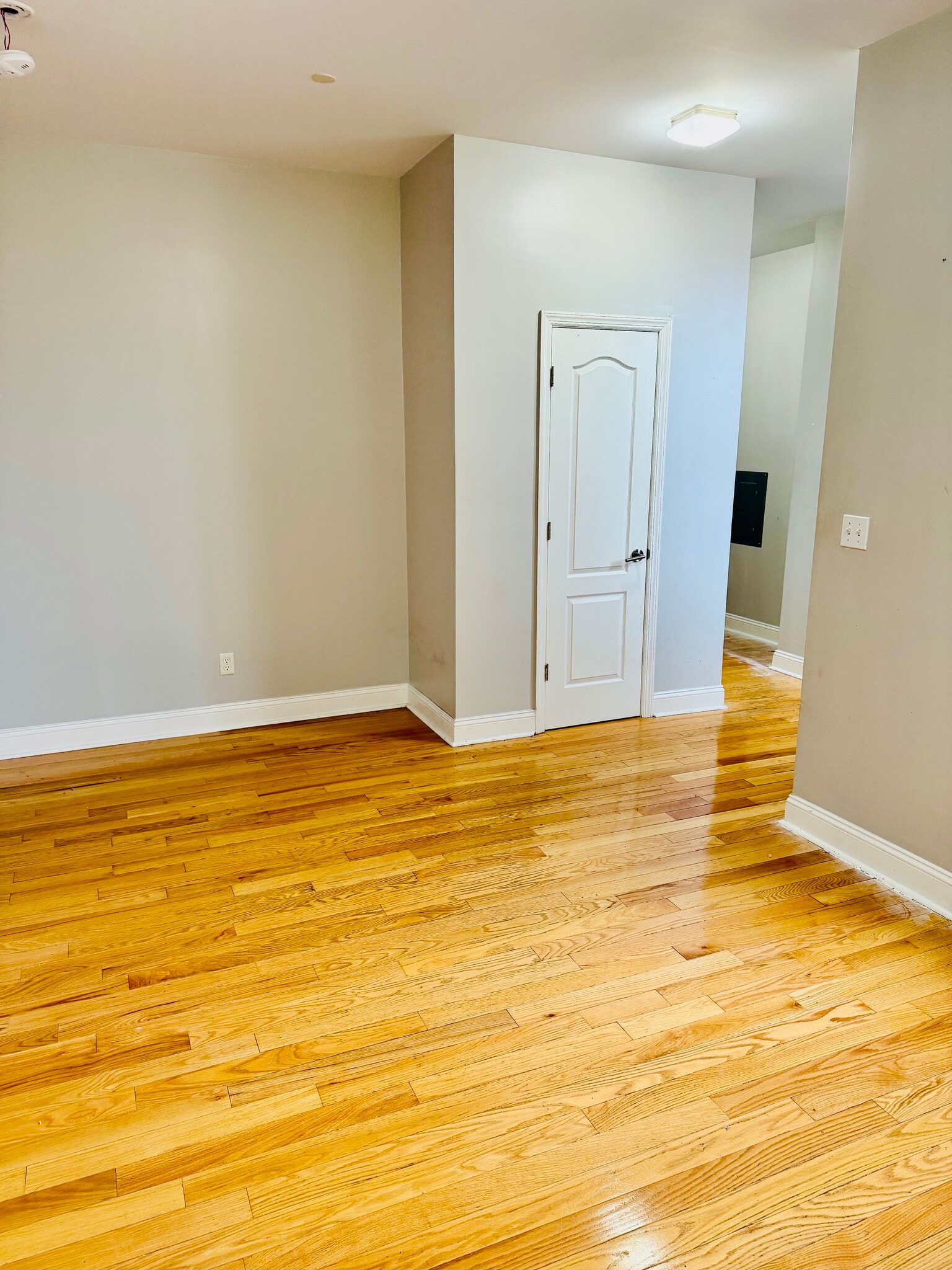 Building Photo - 45 S Broadway