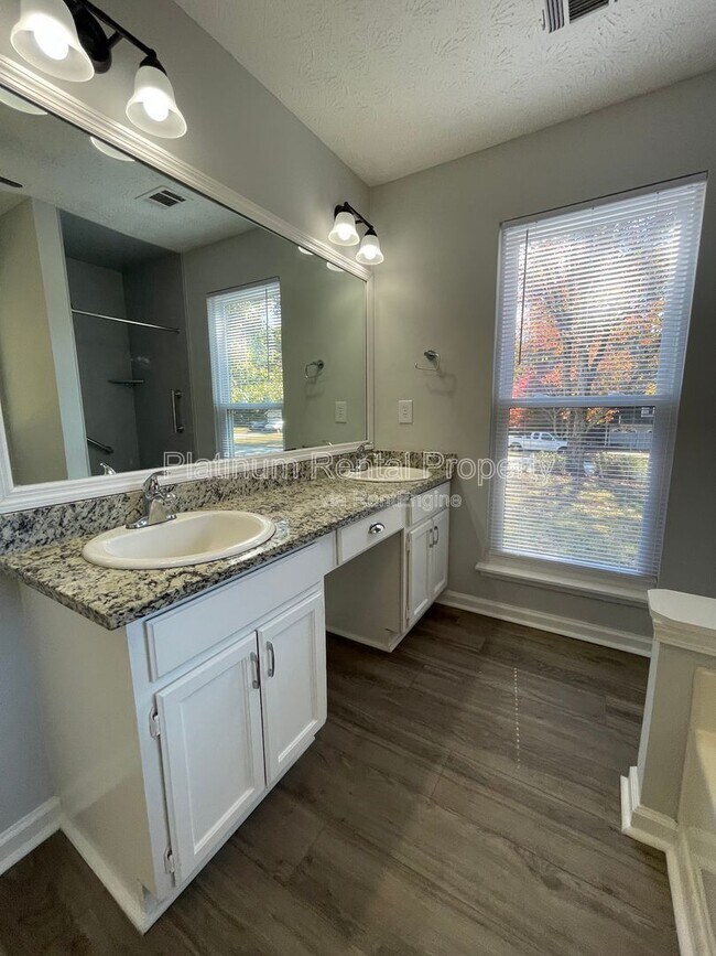 Building Photo - 1630 Creek Crossing SE