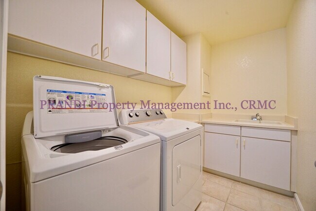 Building Photo - Quality San Rafael Home In Awesome Neighbo...