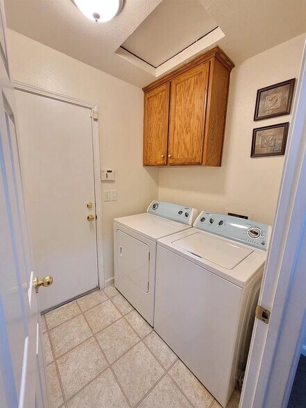 Building Photo - 6269 W San Carlos Ave