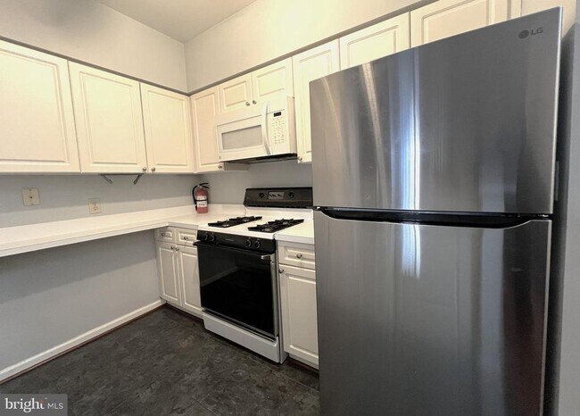 Building Photo - 12919 Alton Square