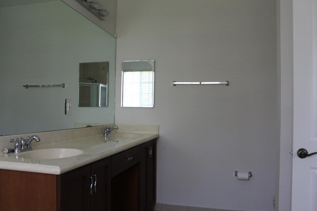 Building Photo - 7417 Brielle Dr