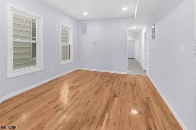 Building Photo - 155 Fairmount Ave