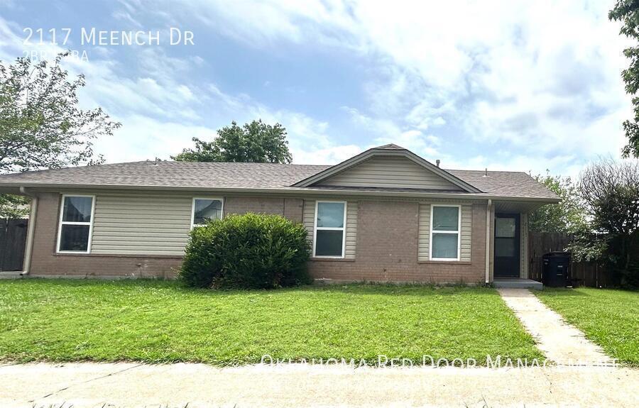 Building Photo - 2117 Meench Dr