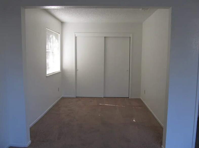 Building Photo - 9435 Maria Way