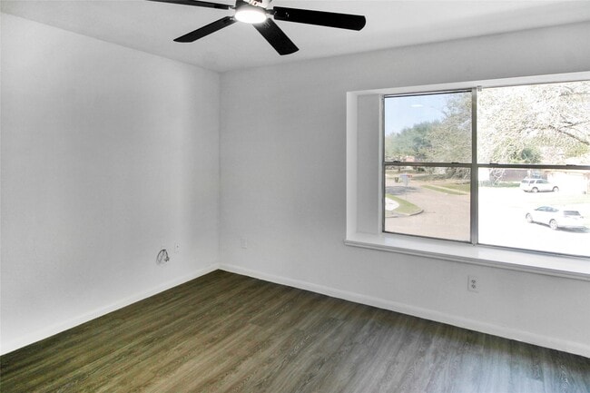 Building Photo - 511 Chaseway Dr