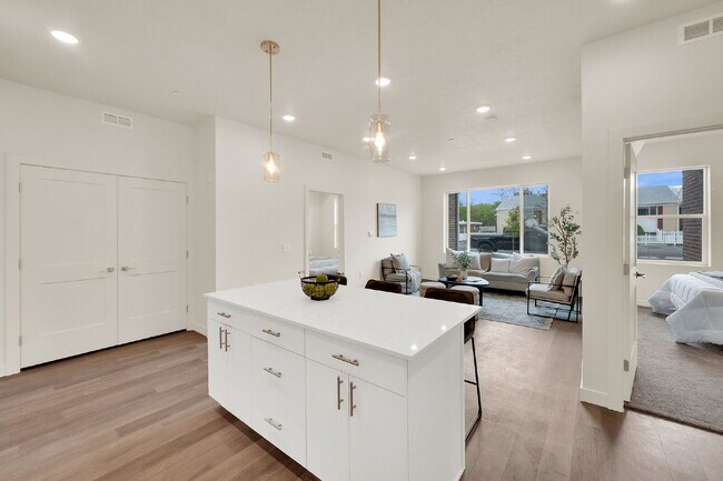 Building Photo - Welcome to Morrelli Apartments-2 MONTHS RENT FREE!