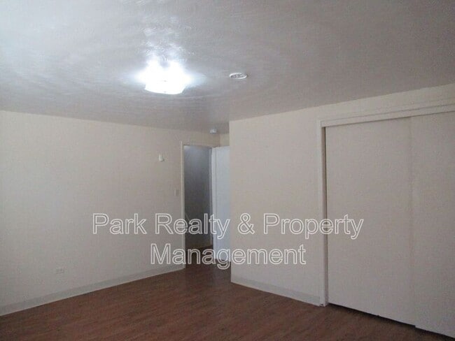 Building Photo - 3900.5 W 24th Ave