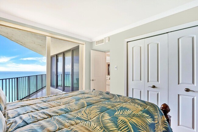 Building Photo - 5420 N Ocean Dr