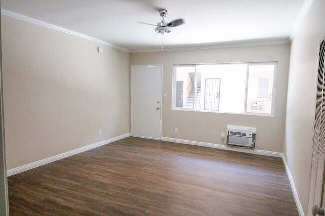 Interior Photo - 18315 Malden st.
