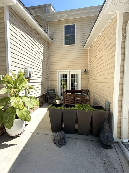 Outdoor Patio on Backside - 4198 Pickering Dr