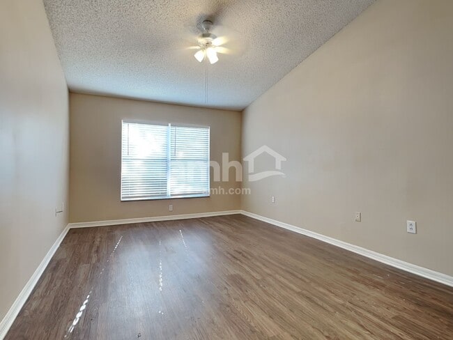 Building Photo - 837 Greenbelt Cir