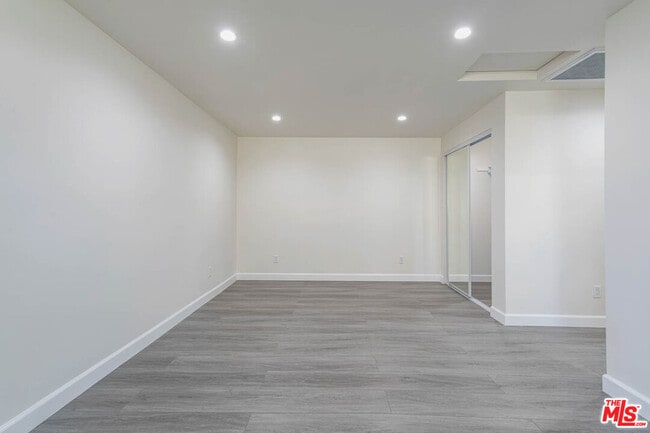 Building Photo - 11557 Cumpston St