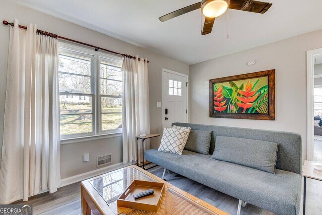 Building Photo - 6385 Lobelia Rd SW