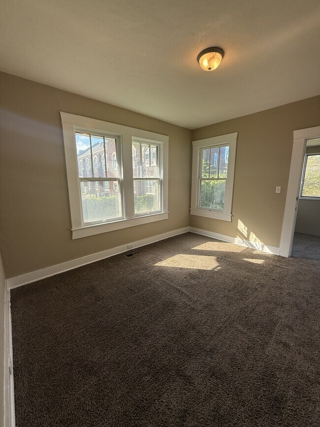 Building Photo - 413 44th St Ensley