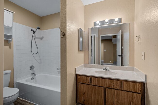 Building Photo - 18515 Egret Bay Blvd