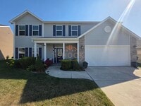 Building Photo - UPDATED 4 BEDROOM HOME WITH LOTS OF SPACE ...