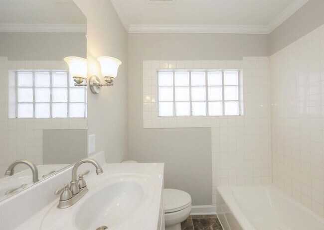 Building Photo - 3 Bedroom Home in Lynchburg