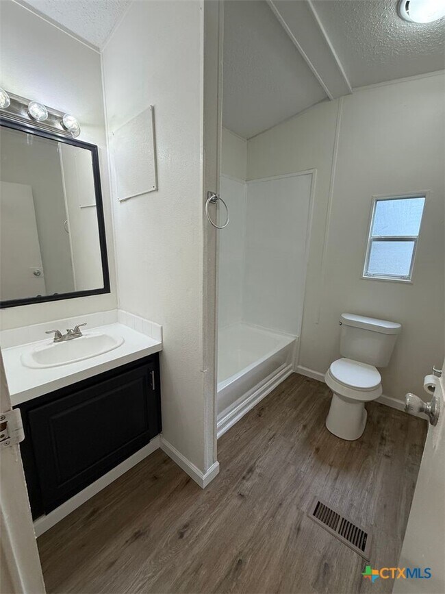 Building Photo - 532 Grandview Bend