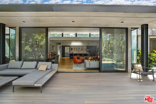 Building Photo - 6254 Busch Dr